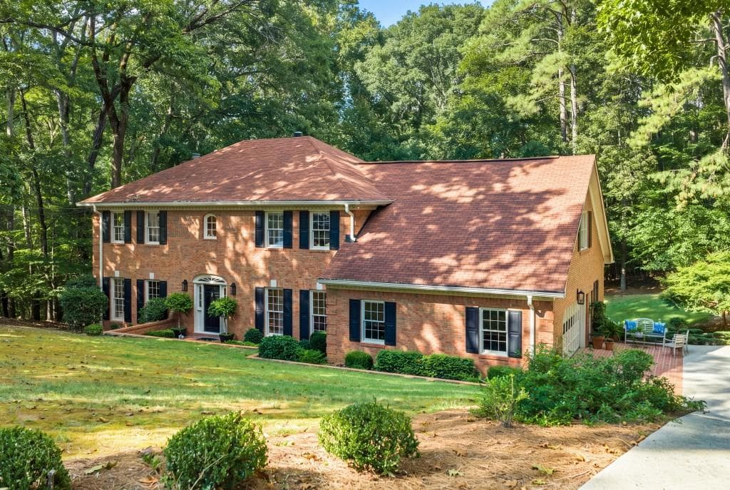 4 bedroom, 4 bathroom, 3,768 sq ft single family residence for sale at 200 Wedgeway, Sandy Springs, GA 30350 — photo 2