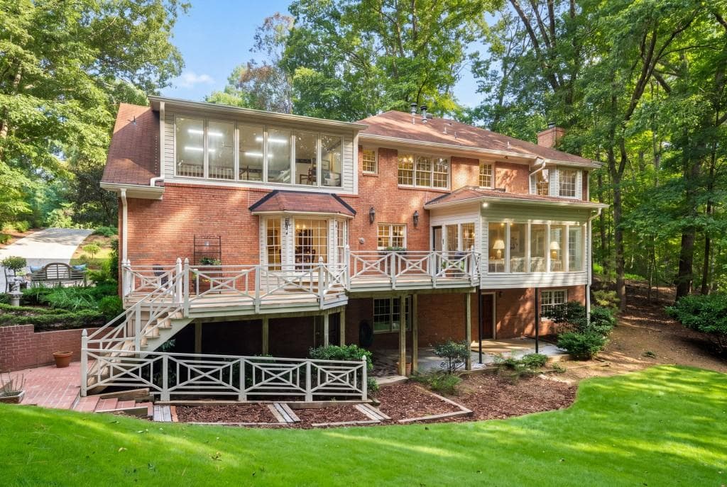 4 bedroom, 4 bathroom, 3,768 sq ft single family residence for sale at 200 Wedgeway, Sandy Springs, GA 30350 — photo 4