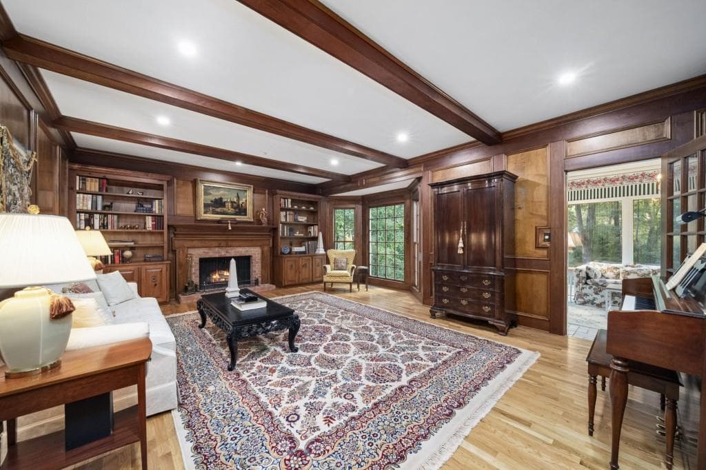 4 bedroom, 4 bathroom, 3,768 sq ft single family residence for sale at 200 Wedgeway, Sandy Springs, GA 30350 — photo 7