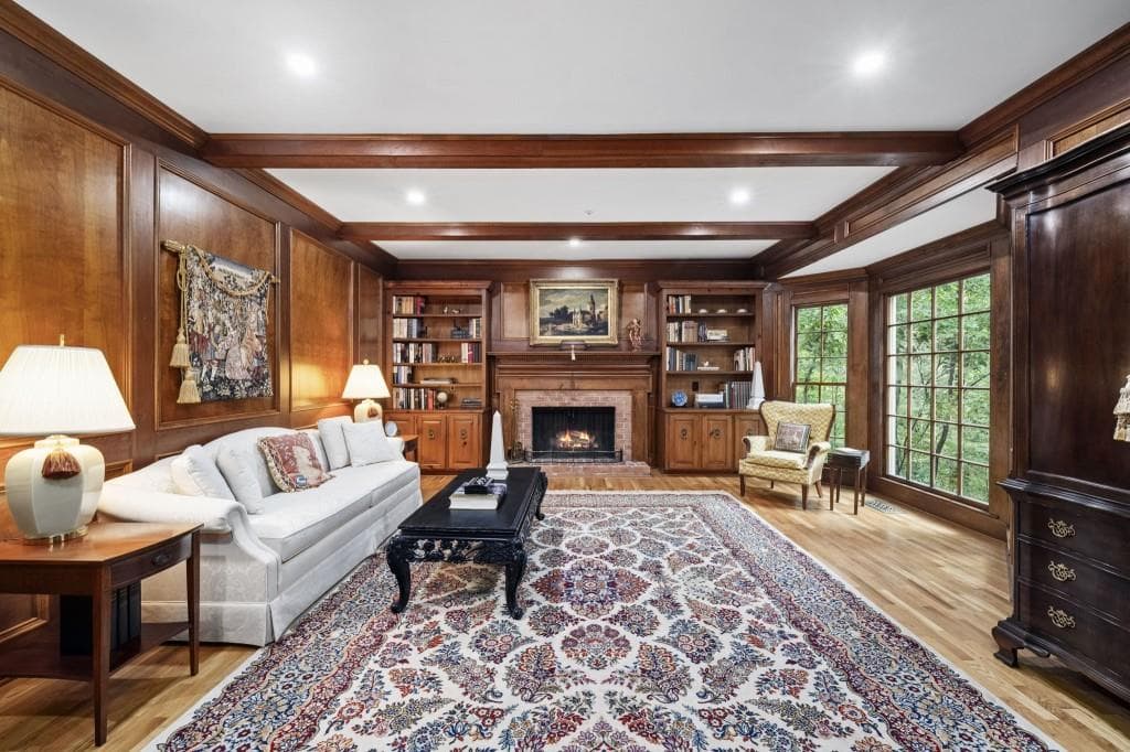 4 bedroom, 4 bathroom, 3,768 sq ft single family residence for sale at 200 Wedgeway, Sandy Springs, GA 30350 — photo 8
