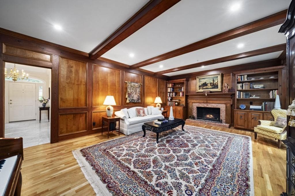 4 bedroom, 4 bathroom, 3,768 sq ft single family residence for sale at 200 Wedgeway, Sandy Springs, GA 30350 — photo 9