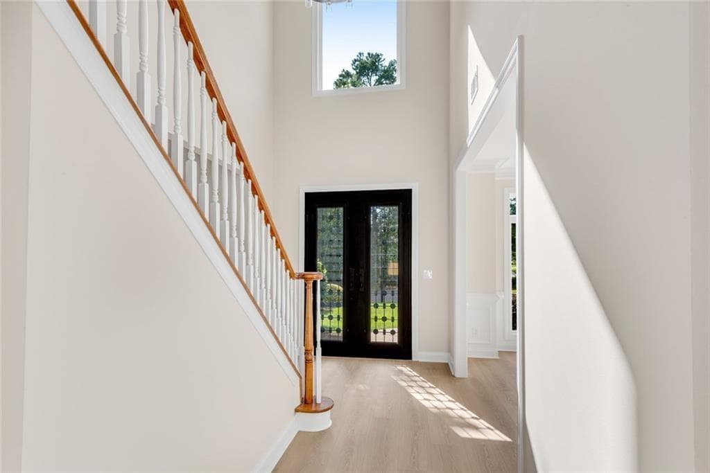 4 bedroom, 3 bathroom, 3,497 sq ft single family residence for rent at 105 Parkside Close, Alpharetta, GA 30022 for $4,200 a month — photo 4