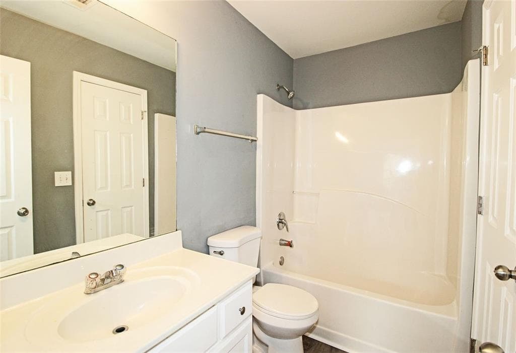 5 bedroom, 3 bathroom, 3,508 sq ft single family residence for sale at 6263 Shell Drive, Atlanta, GA 30331 — photo 6