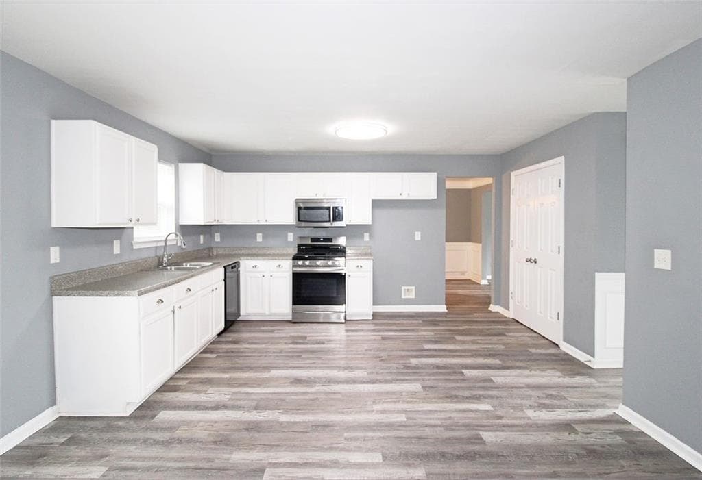 5 bedroom, 3 bathroom, 3,508 sq ft single family residence for sale at 6263 Shell Drive, Atlanta, GA 30331 — photo 10