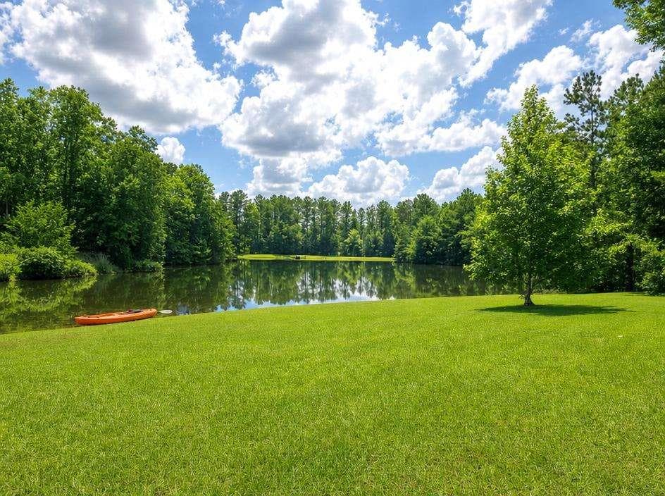 5 bedroom, 4 bathroom, 4,054 sq ft single family residence for sale at 3 Westwood Lake Drive, Newnan, GA 30263 — photo 3