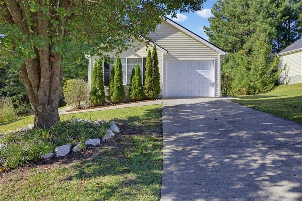 3 bedroom, 2 bathroom, 1,116 sq ft single family residence for sale at 1483 Waterton Trail, Douglasville, GA 30134