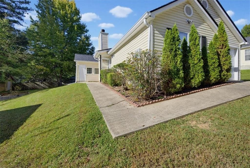 3 bedroom, 2 bathroom, 1,116 sq ft single family residence for sale at 1483 Waterton Trail, Douglasville, GA 30134 — photo 3