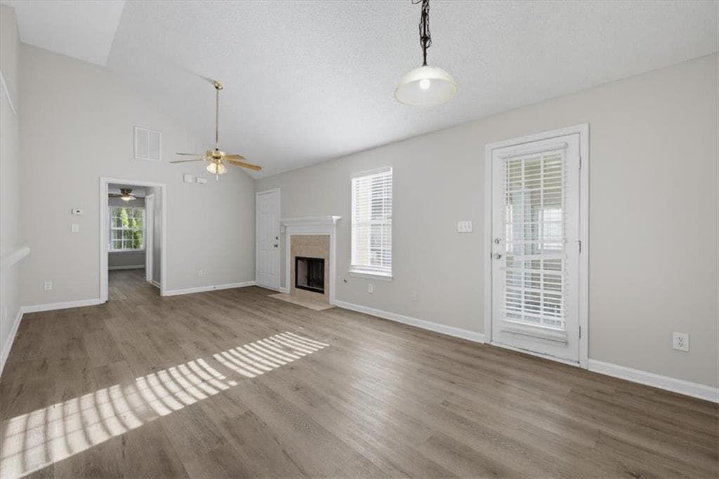 3 bedroom, 2 bathroom, 1,116 sq ft single family residence for sale at 1483 Waterton Trail, Douglasville, GA 30134 — photo 6