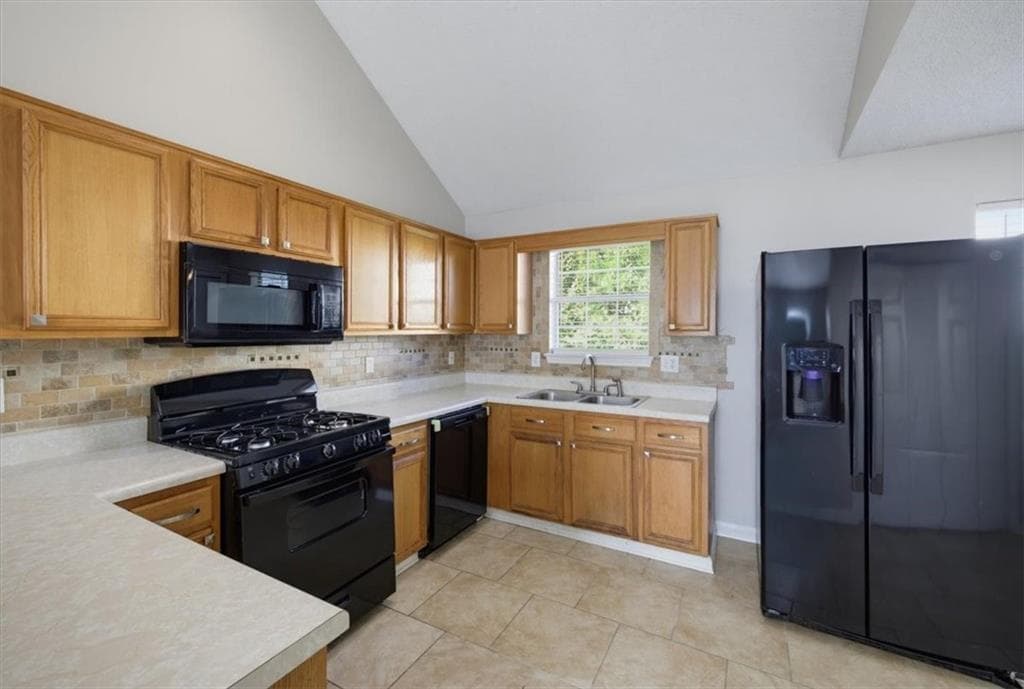 3 bedroom, 2 bathroom, 1,116 sq ft single family residence for sale at 1483 Waterton Trail, Douglasville, GA 30134 — photo 9