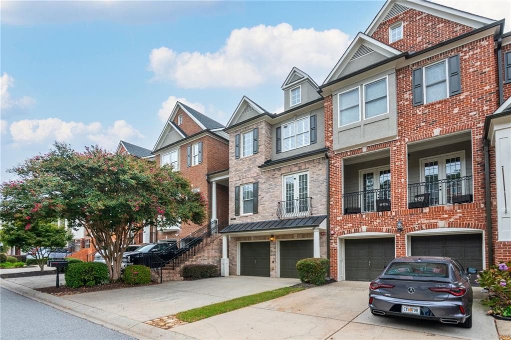 3 bedroom, 4 bathroom, 3,328 sq ft townhouse for sale at 1438 Montclair Court 38, Smyrna, GA 30080 — photo 2