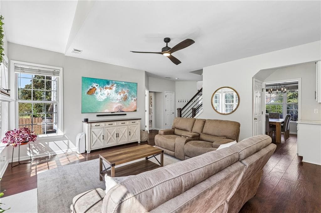 4 bedroom, 3 bathroom, 2,513 sq ft single family residence for sale at 5052 Raventhorpe Court, Suwanee, GA 30024 — photo 6