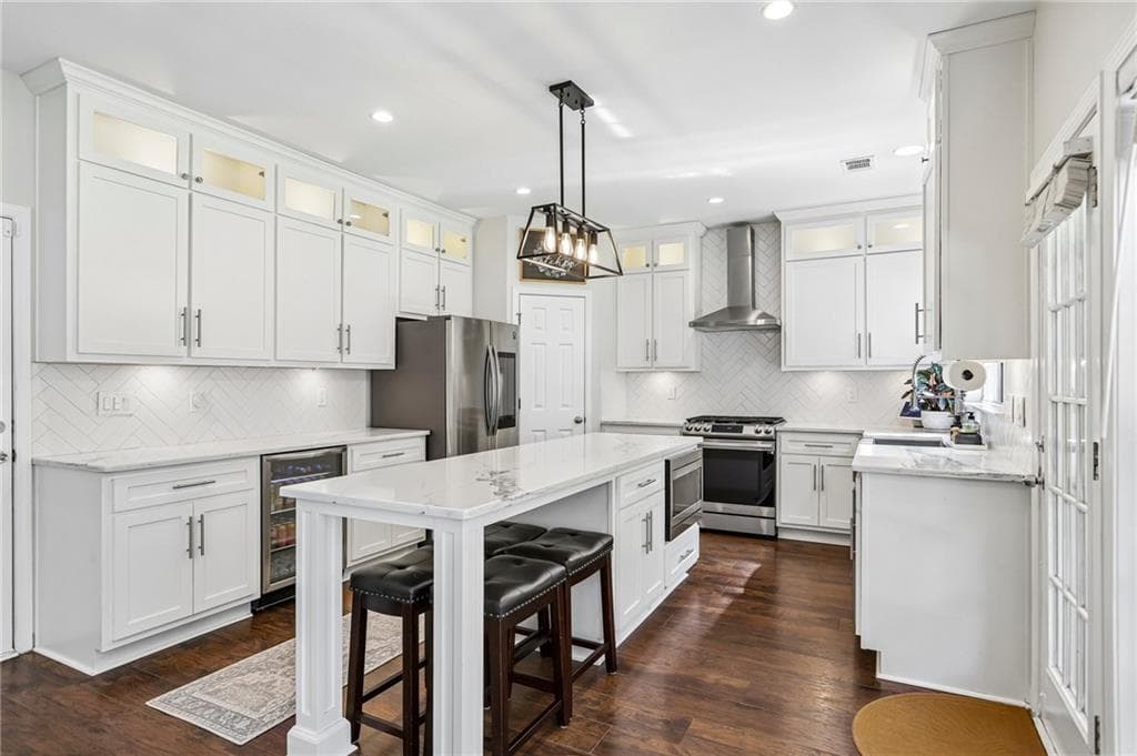 4 bedroom, 3 bathroom, 2,513 sq ft single family residence for sale at 5052 Raventhorpe Court, Suwanee, GA 30024 — photo 7
