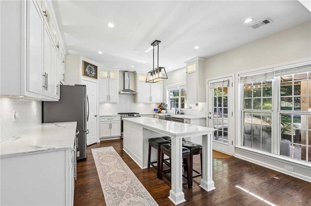4 bedroom, 3 bathroom, 2,513 sq ft single family residence for sale at 5052 Raventhorpe Court, Suwanee, GA 30024 — photo 8