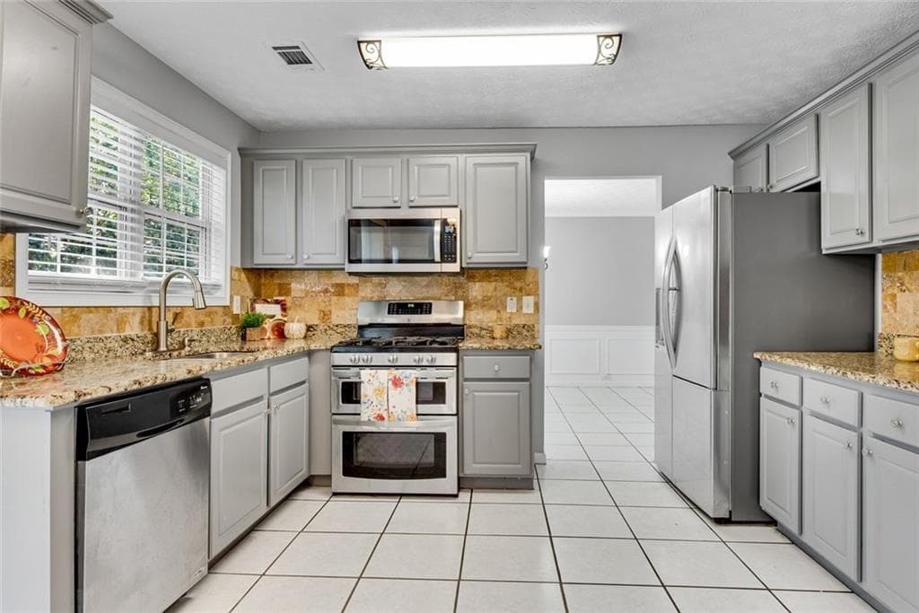 3 bedroom, 3 bathroom, 2,431 sq ft single family residence for rent at 1826 Chasewood Park Drive, Marietta, GA 30066 for $2,650 a month — photo 9