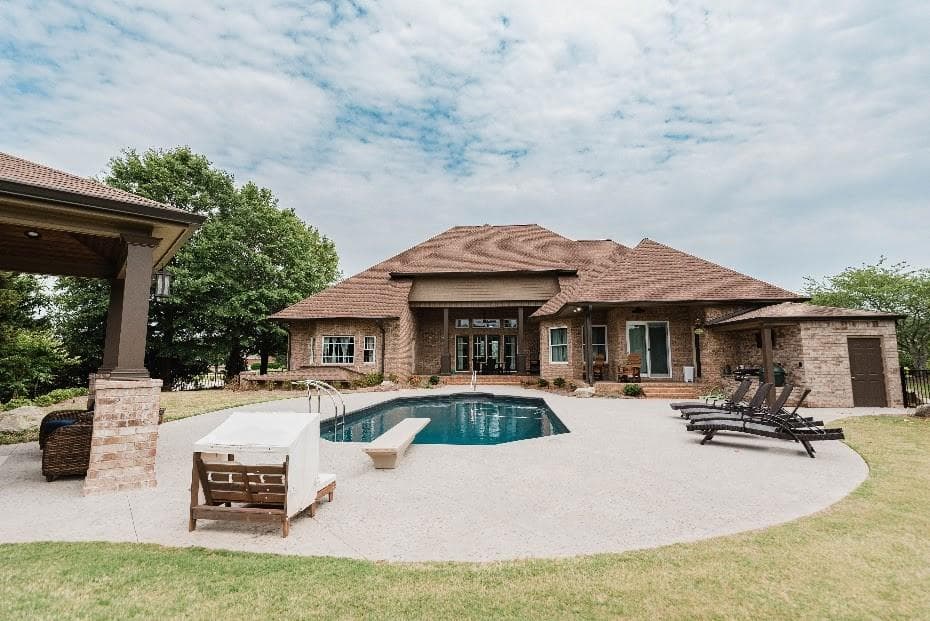 4 bedroom, 4 bathroom, 4,727 sq ft single family residence for sale at 605 Birkdale Boulevard, Carrollton, GA 30116 — photo 2