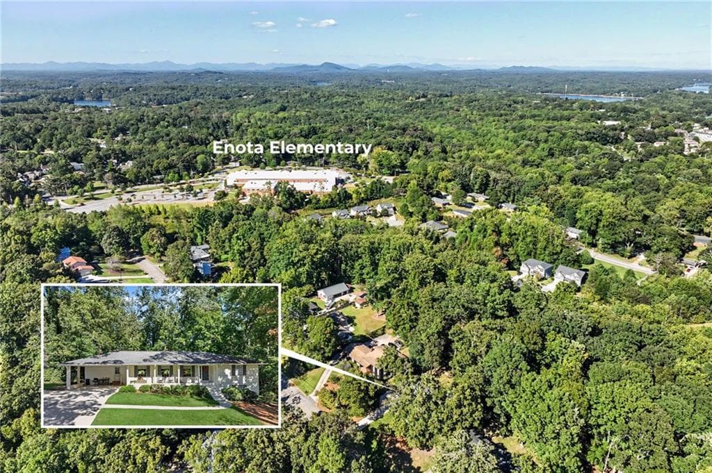 3 bedroom, 2 bathroom, 1,892 sq ft single family residence for sale at 1130 Cumberland Valley Road, Gainesville, GA 30501 — photo 3