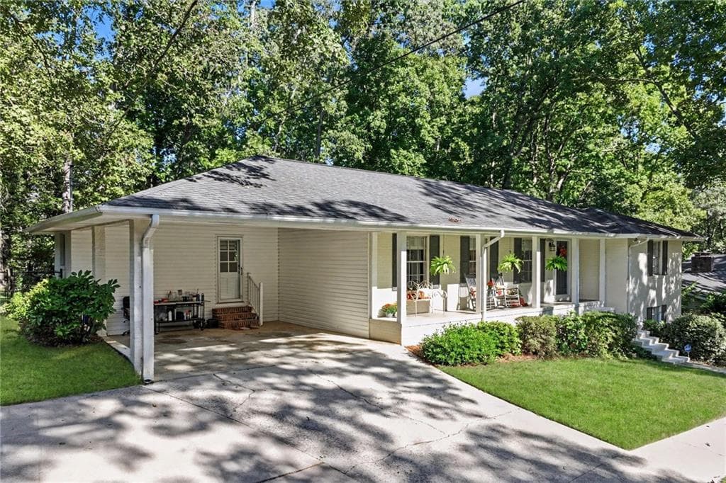 3 bedroom, 2 bathroom, 1,892 sq ft single family residence for sale at 1130 Cumberland Valley Road, Gainesville, GA 30501 — photo 6