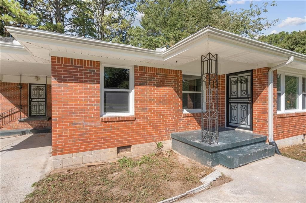 3 bedroom, 2 bathroom, 1,400 sq ft single family residence for rent at 2465 Wood Valley Drive, East Point, GA 30344 for $2,100 a month — photo 2