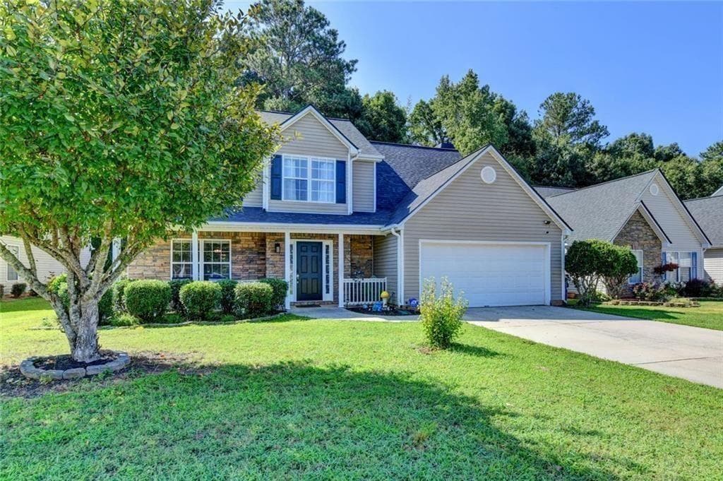 4 bedroom, 3 bathroom, 2,246 sq ft single family residence for sale at 290 Lake Valley Drive, Loganville, GA 30052 — photo 3