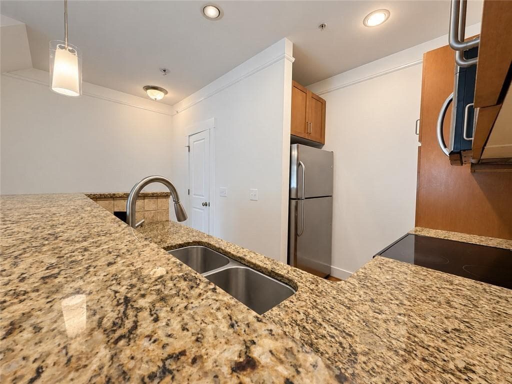 2 bedroom, 3 bathroom, 1,239 sq ft townhouse for sale at 216 Semel Drive 360, Atlanta, GA 30309 — photo 8