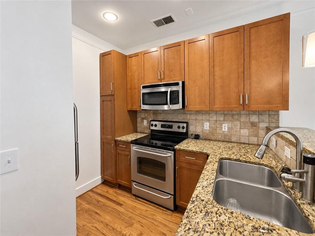 2 bedroom, 3 bathroom, 1,239 sq ft townhouse for sale at 216 Semel Drive 360, Atlanta, GA 30309 — photo 9