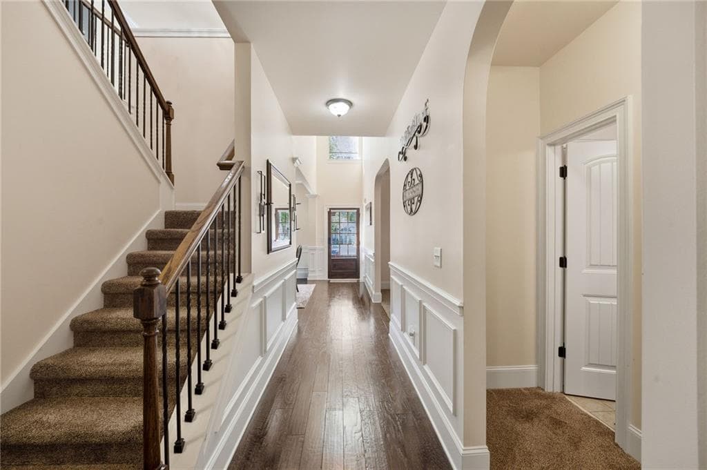 5 bedroom, 4 bathroom, 3,890 sq ft single family residence for sale at 139 Fairway Drive, Acworth, GA 30101 — photo 3
