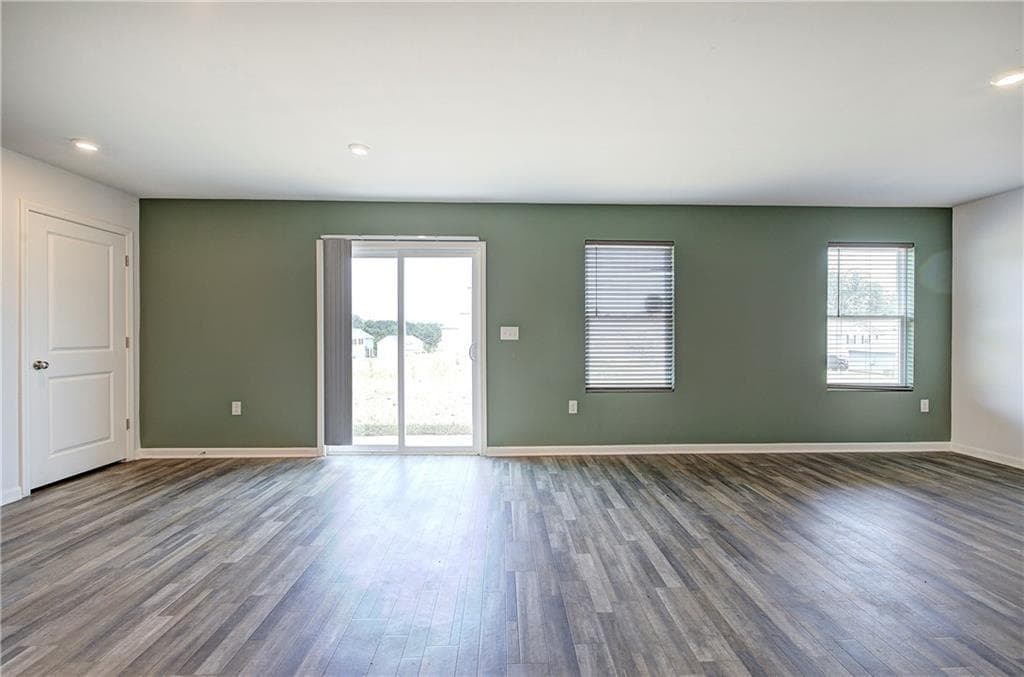 3 bedroom, 3 bathroom, 1,620 sq ft single family residence for sale at 128 Oxford Lane, Kingston, GA 30145 — photo 2