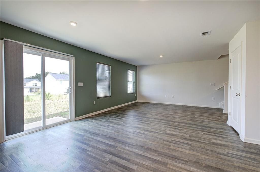 3 bedroom, 3 bathroom, 1,620 sq ft single family residence for sale at 128 Oxford Lane, Kingston, GA 30145 — photo 3