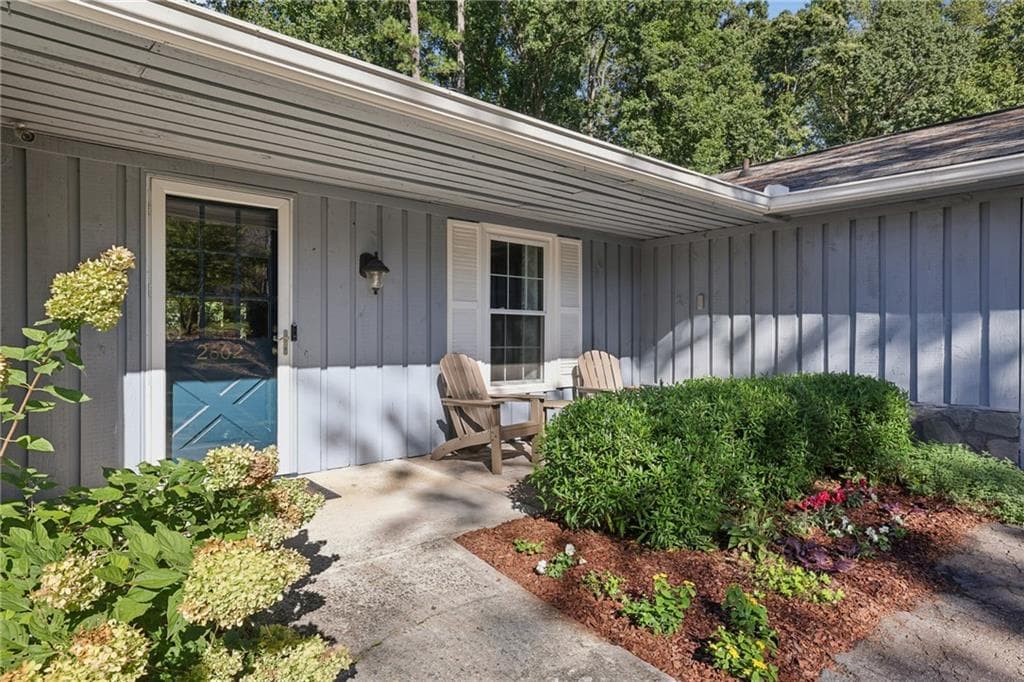 3 bedroom, 3 bathroom, 2,104 sq ft single family residence for sale at 2862 Dunnington Circle, Atlanta, GA 30341 — photo 3