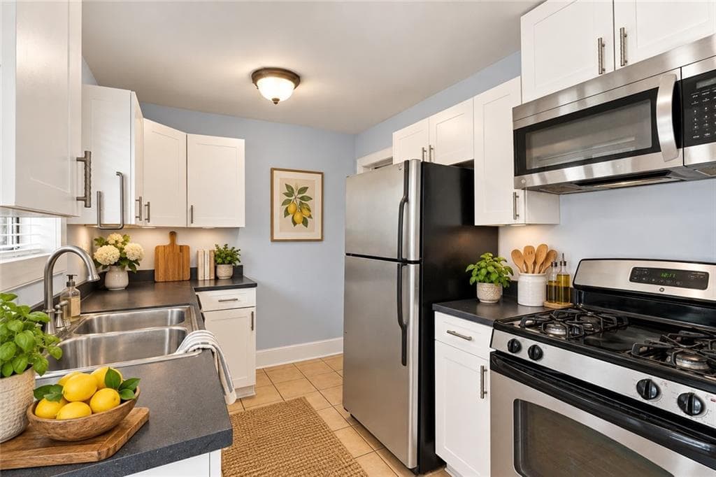 2 bedroom, 1 bathroom, 1,020 sq ft condominium for sale at 1466 E Rock Springs Road, Atlanta, GA 30306 — photo 5