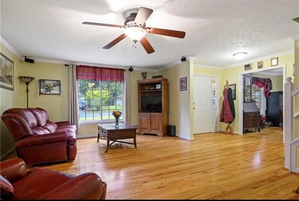 3 bedroom, 3 bathroom, 2,024 sq ft single family residence for sale at 2724 Amber Springs Way, Buford, GA 30519 — photo 5