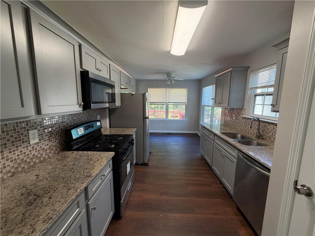 4 bedroom, 3 bathroom, 2,169 sq ft single family residence for sale at 1414 Cumberland Creek Lane, Marietta, GA 30008 — photo 5
