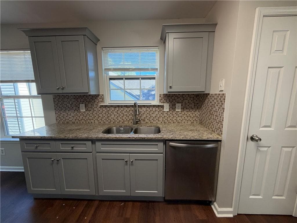 4 bedroom, 3 bathroom, 2,169 sq ft single family residence for sale at 1414 Cumberland Creek Lane, Marietta, GA 30008 — photo 7