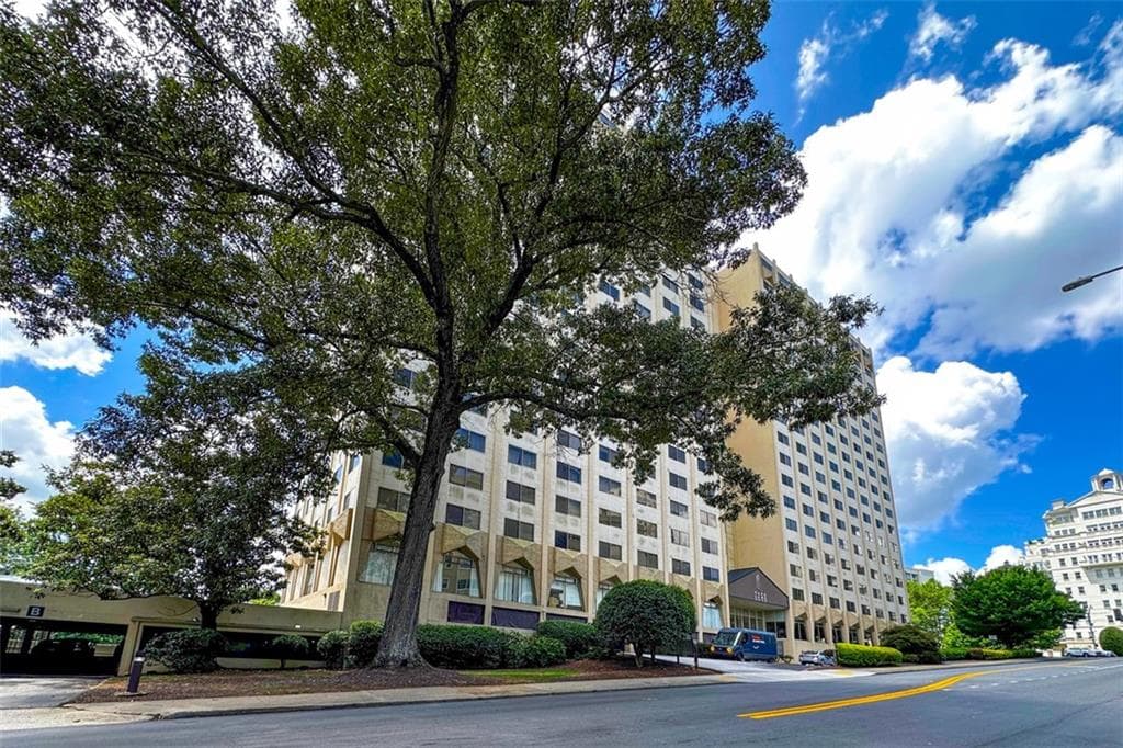 2 bedroom, 2 bathroom, 1,062 sq ft condominium for sale at 2479 Peachtree Road 317, Atlanta, GA 30305