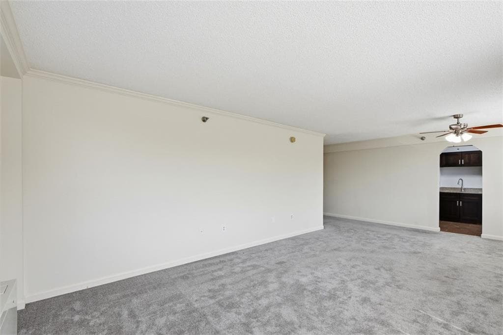 2 bedroom, 2 bathroom, 1,062 sq ft condominium for sale at 2479 Peachtree Road 317, Atlanta, GA 30305 — photo 4