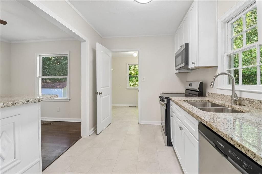3 bedroom, 2 bathroom, 1,596 sq ft single family residence for sale at 1415 Blanche Drive, Marietta, GA 30067 — photo 10