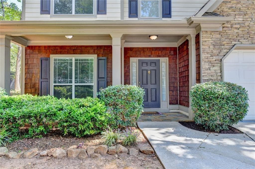 4 bedroom, 3 bathroom, 1,918 sq ft single family residence for sale at 1131 3rd Street, Stone Mountain, GA 30083 — photo 4