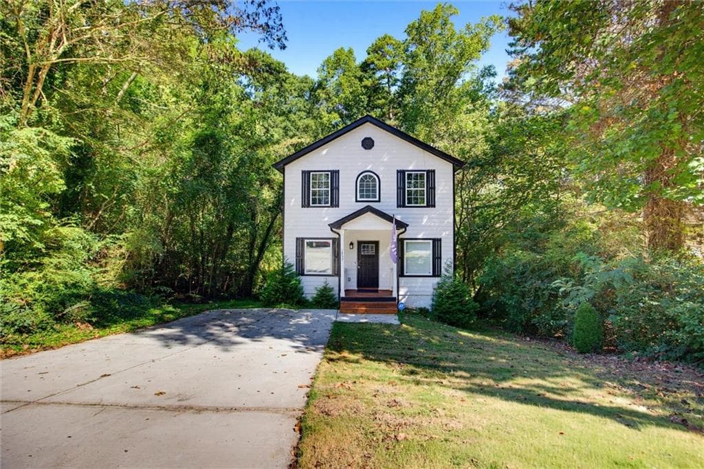 4 bedroom, 3 bathroom, 2,150 sq ft single family residence for sale at 1853 North Avenue, Atlanta, GA 30318