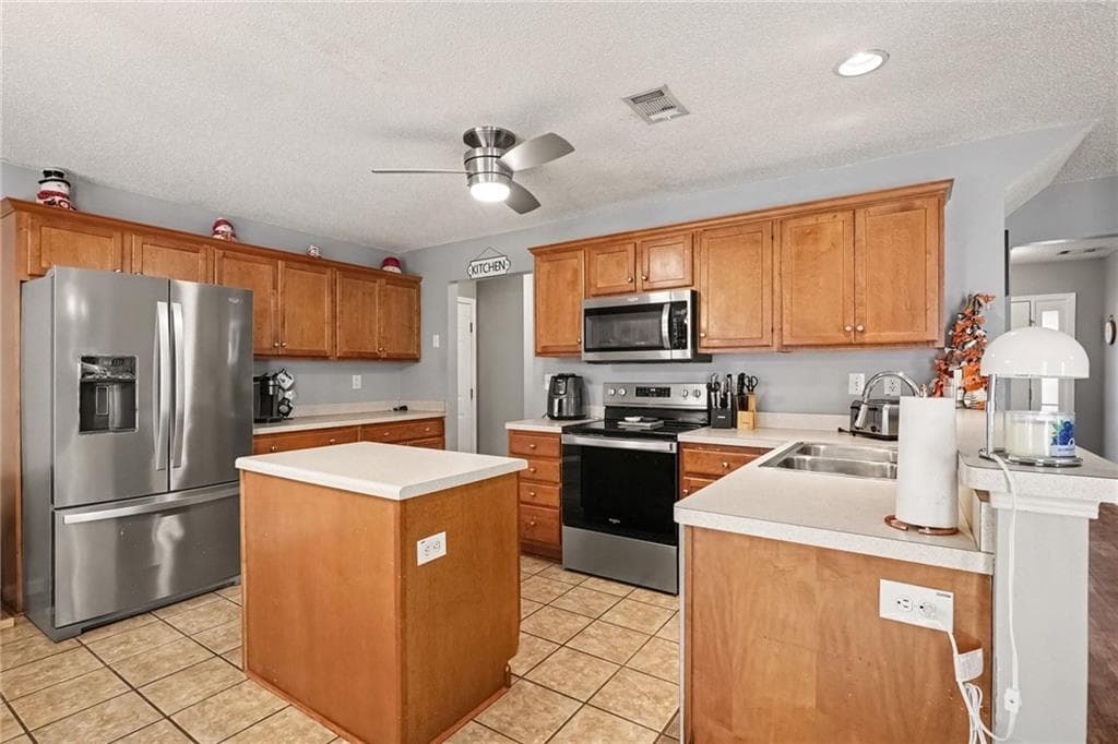 4 bedroom, 3 bathroom, 2,610 sq ft single family residence for sale at 614 Tranquillity Way, Mcdonough, GA 30252 — photo 4