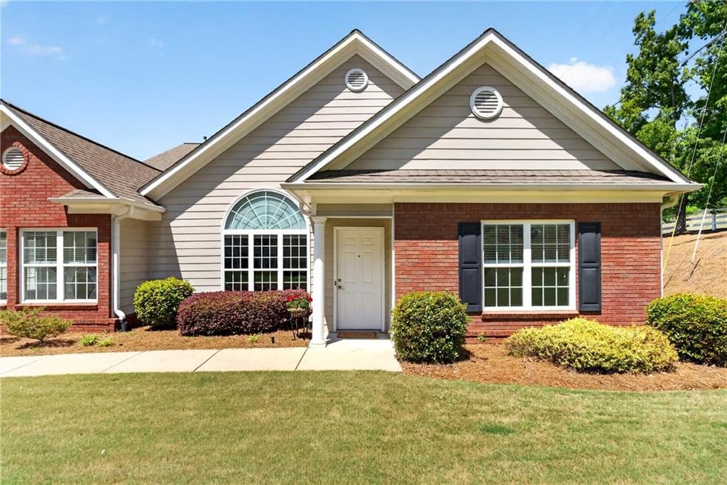 3 bedroom, 2 bathroom, 1,776 sq ft condominium under contract at 226 Hames Road 140, Woodstock, GA 30188