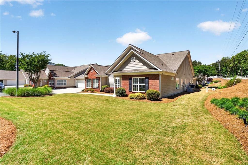 3 bedroom, 2 bathroom, 1,776 sq ft condominium under contract at 226 Hames Road 140, Woodstock, GA 30188 — photo 3