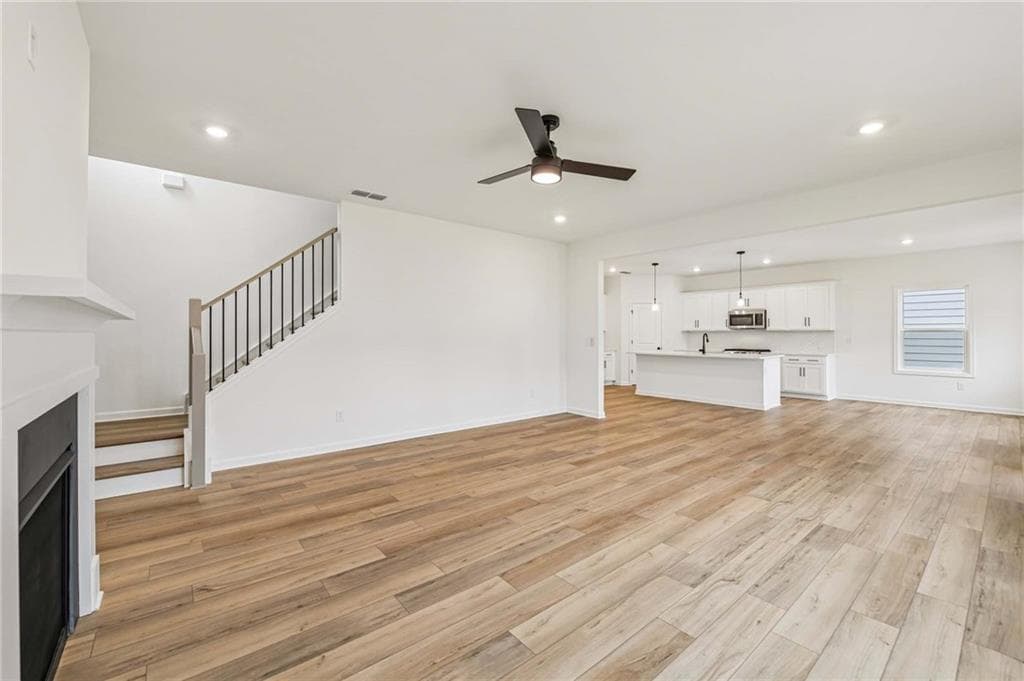 5 bedroom, 4 bathroom, 2,843 sq ft single family residence for sale at 5452 Hargrove Way, Flowery Branch, GA 30542 — photo 6