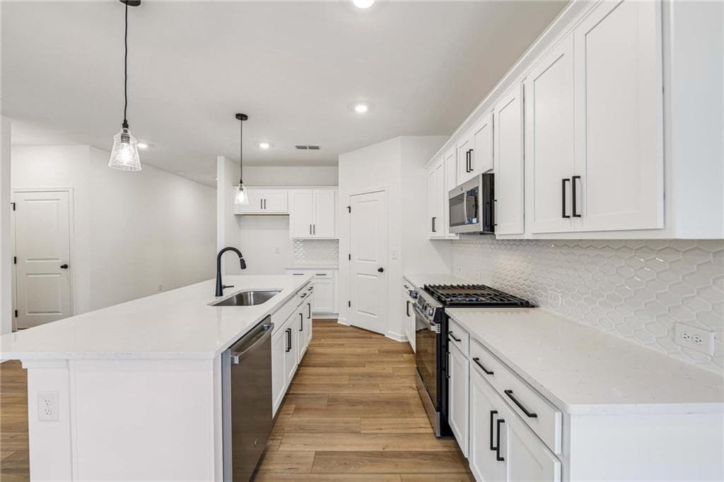 5 bedroom, 4 bathroom, 2,843 sq ft single family residence for sale at 5452 Hargrove Way, Flowery Branch, GA 30542 — photo 9