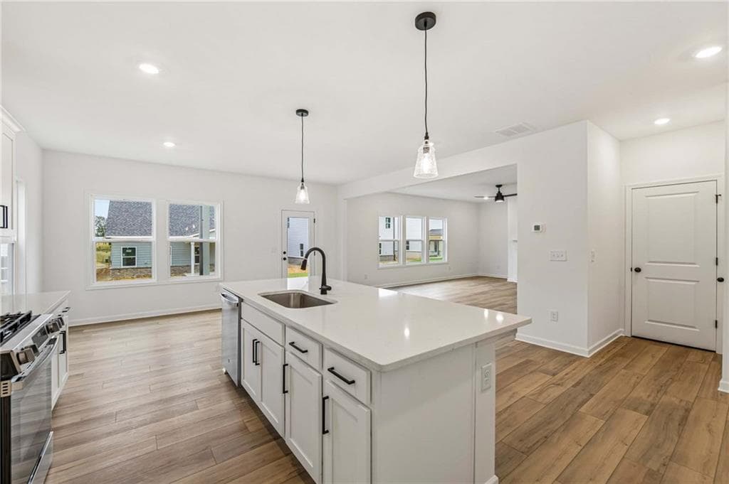 5 bedroom, 4 bathroom, 2,843 sq ft single family residence for sale at 5452 Hargrove Way, Flowery Branch, GA 30542 — photo 10