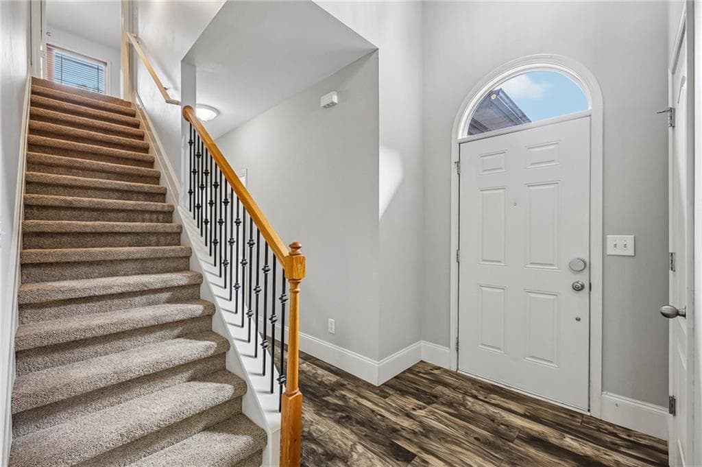 4 bedroom, 2 bathroom, 1,868 sq ft single family residence for sale at 3437 Phoenix Cove Drive, Gainesville, GA 30506 — photo 2