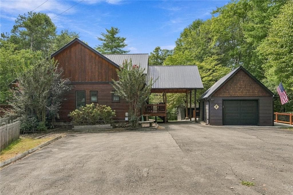 3 bedroom, 3 bathroom, 2,688 sq ft single family residence for sale at 2124 Maxwell Road, Blue Ridge, GA 30513 — photo 10