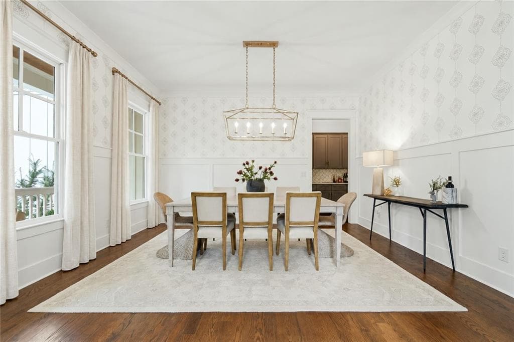 6 bedroom, 5 bathroom, 5,152 sq ft single family residence for sale at 1272 Kingsview Circle, Smyrna, GA 30080 — photo 2