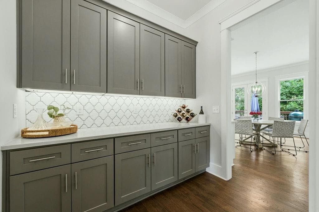 6 bedroom, 5 bathroom, 5,152 sq ft single family residence for sale at 1272 Kingsview Circle, Smyrna, GA 30080 — photo 5