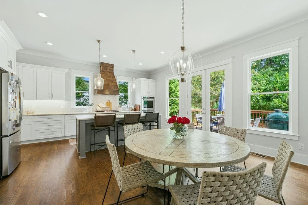 6 bedroom, 5 bathroom, 5,152 sq ft single family residence for sale at 1272 Kingsview Circle, Smyrna, GA 30080 — photo 10