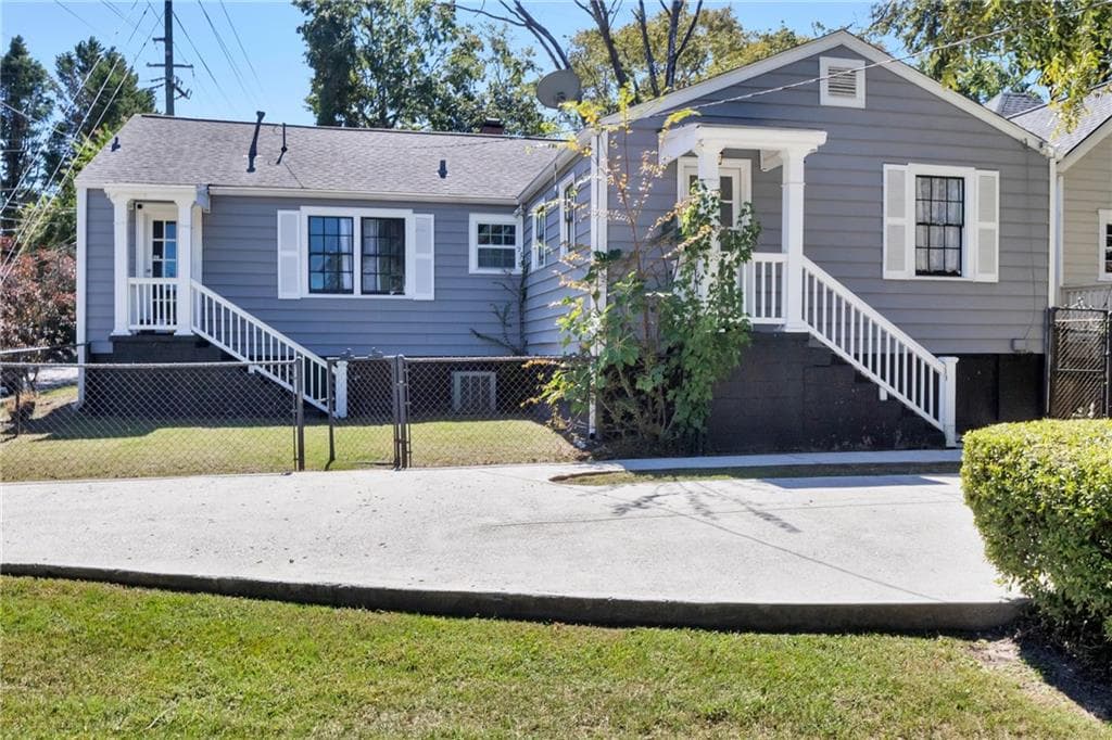 1 bedroom, 1 bathroom duplex for rent at 1279 Eubanks Avenue B, East Point, GA 30344 for $1,500 a month — photo 2